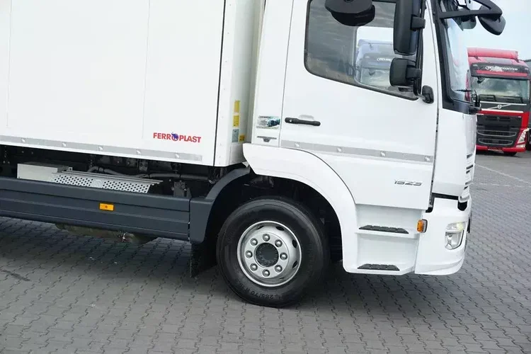 Mercedes ATEGO / 1523 / EURO 6 / CHŁODNIA + WINDA / 18 PALET zdjęcie 18