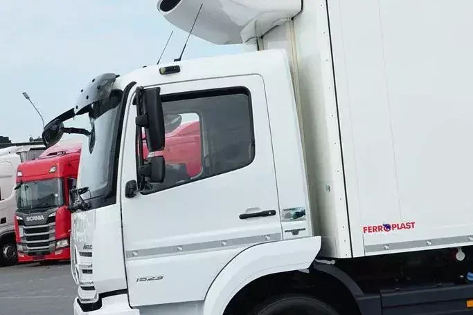 Mercedes ATEGO / 1523 / EURO 6 / CHŁODNIA + WINDA / 18 PALET zdjęcie 25