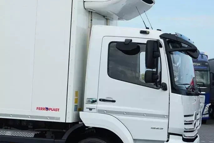 Mercedes ATEGO / 1523 / EURO 6 / CHŁODNIA + WINDA / 18 PALET zdjęcie 29