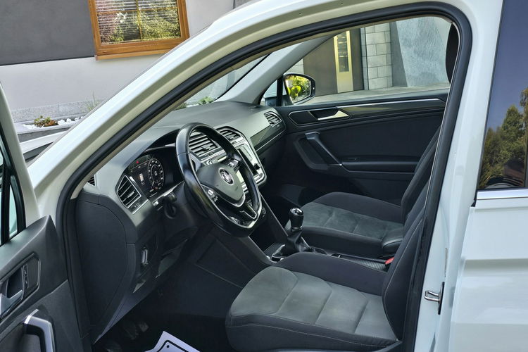 Volkswagen Tiguan 2.0 TDI 150KM Highline Virtual Cockpit / I-właściciel / zdjęcie 22