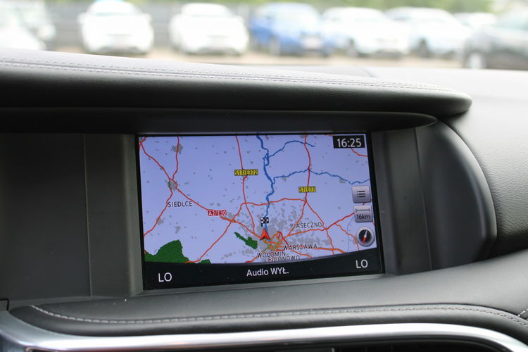 Infiniti Q30 skóra nawigacja g.fotele kamera 360 zdjęcie 20