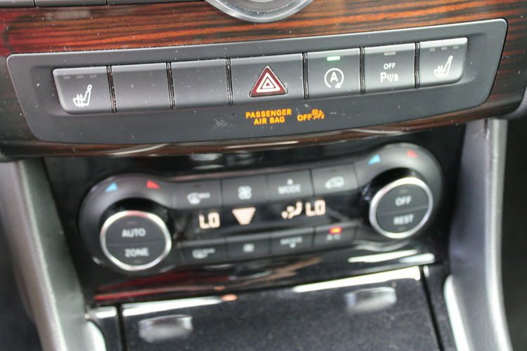 Infiniti Q30 skóra nawigacja g.fotele kamera 360 zdjęcie 22