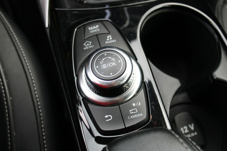 Infiniti Q30 skóra nawigacja g.fotele kamera 360 zdjęcie 24