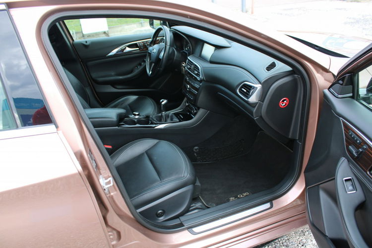 Infiniti Q30 skóra nawigacja g.fotele kamera 360 zdjęcie 30