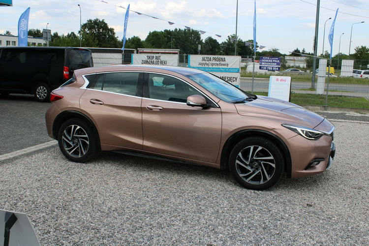 Infiniti Q30 skóra nawigacja g.fotele kamera 360 zdjęcie 4