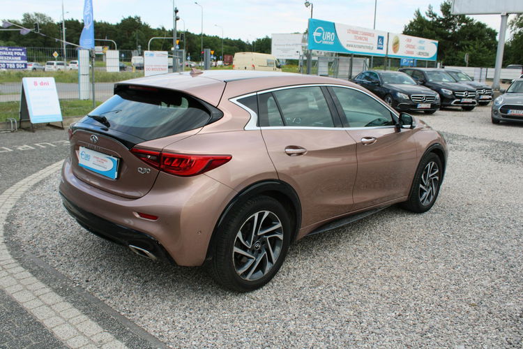 Infiniti Q30 skóra nawigacja g.fotele kamera 360 zdjęcie 5
