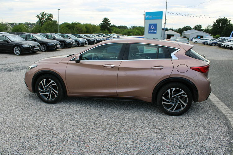 Infiniti Q30 skóra nawigacja g.fotele kamera 360 zdjęcie 8