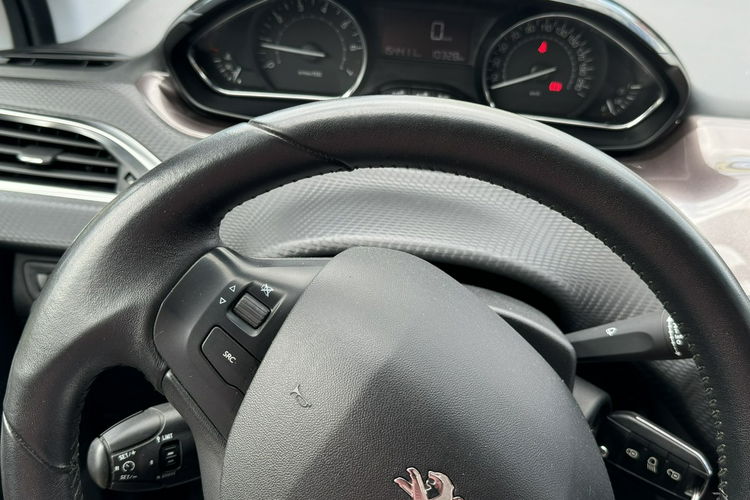 Peugeot 2008 1.2 Benzyna 82KM, sprowadzony, opłacony, ZADBANY STAN Biały, SERWIS zdjęcie 19
