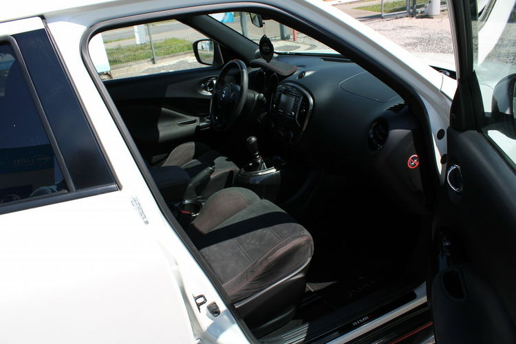 Nissan Juke NISMO RS 218HP Alkantara g.fotele kamera 360 biała perła zdjęcie 28