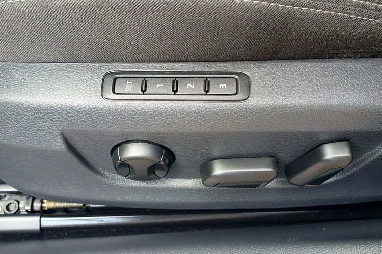 Skoda Superb STYLE, Bi-xenon, NAVI, Canton, DSG, Salon PL, serwis ASO, F.VAT23, leasing zdjęcie 15