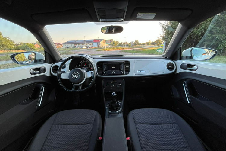 Volkswagen New Beetle Benzyna Niski Przebieg BDB stan zdjęcie 18