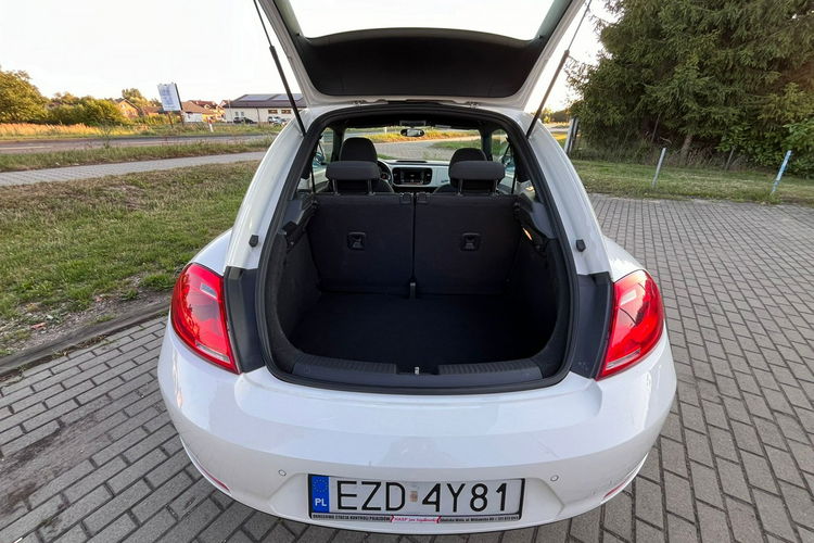 Volkswagen New Beetle Benzyna Niski Przebieg BDB stan zdjęcie 25