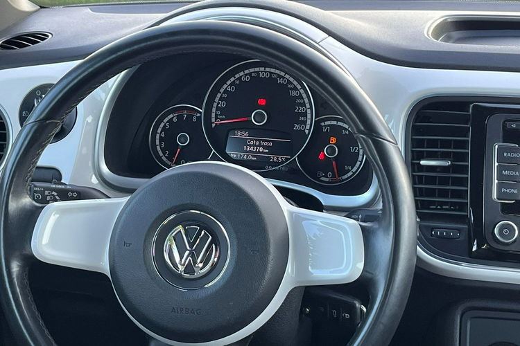 Volkswagen New Beetle Benzyna Niski Przebieg BDB stan zdjęcie 26