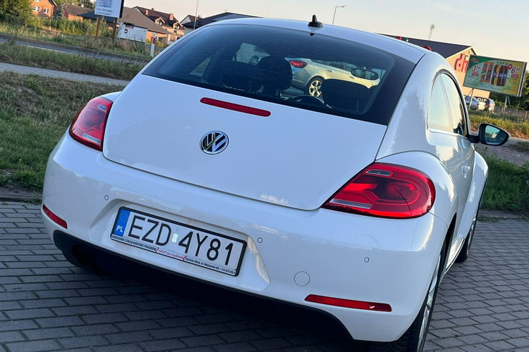 Volkswagen New Beetle Benzyna Niski Przebieg BDB stan zdjęcie 4
