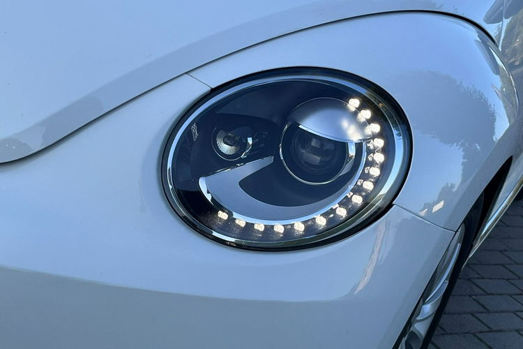 Volkswagen New Beetle Benzyna Niski Przebieg BDB stan zdjęcie 9