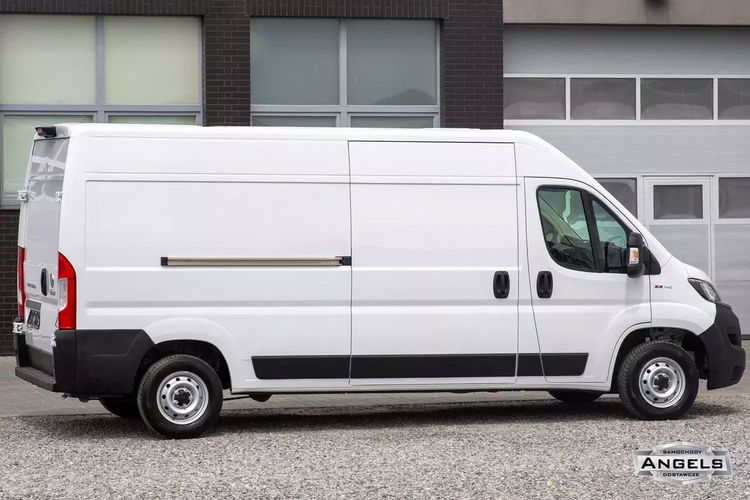 Fiat Ducato L3H2 140KM 2.3 MultiJet PROFESSIONAL zdjęcie 2