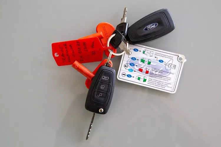 Ford Transit 8 palet KONTENER + WINDA 750kg zdjęcie 15