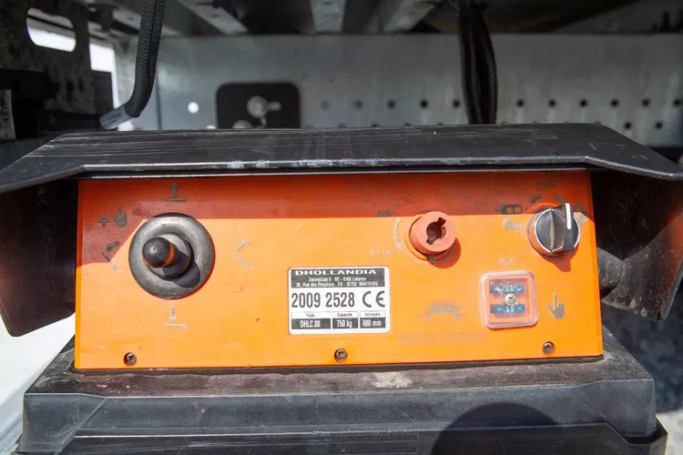 Ford Transit 8 palet KONTENER + WINDA 750kg zdjęcie 8