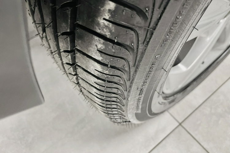 Ford Kuga 2.0TDCi 163KM TITANIUM PLUS 4x4 Klimatronic Navi Alu KEYLESSGO Niemiec zdjęcie 13