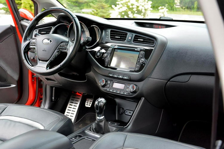 Cee'd Ledy Bixenon Panorama Skóry Navi Kamera 2xParkr. ASO KIA zdjęcie 22