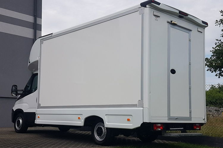 Iveco Daily KONTENER NISKOPODŁOGOWY 4, 31x2, 23x2, 42 SKLEP KAMPER KLIMA FOODTRUCK zdjęcie 28