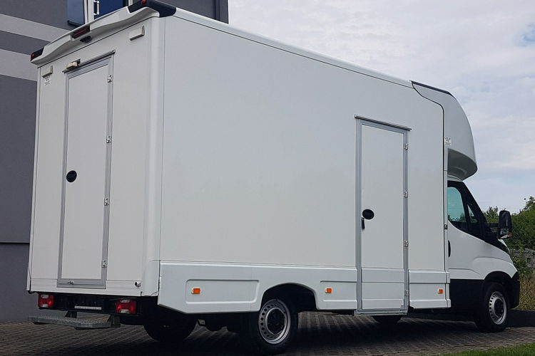 Iveco Daily KONTENER NISKOPODŁOGOWY 4, 31x2, 23x2, 42 SKLEP KAMPER KLIMA FOODTRUCK zdjęcie 29