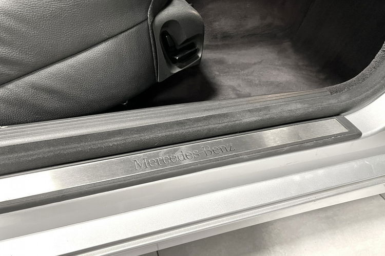 Mercedes E 500 E500 5.0 306KM Sport Edition 5GANG 4MATIC Avantgarde BiXenon Z NIEMIEC zdjęcie 21
