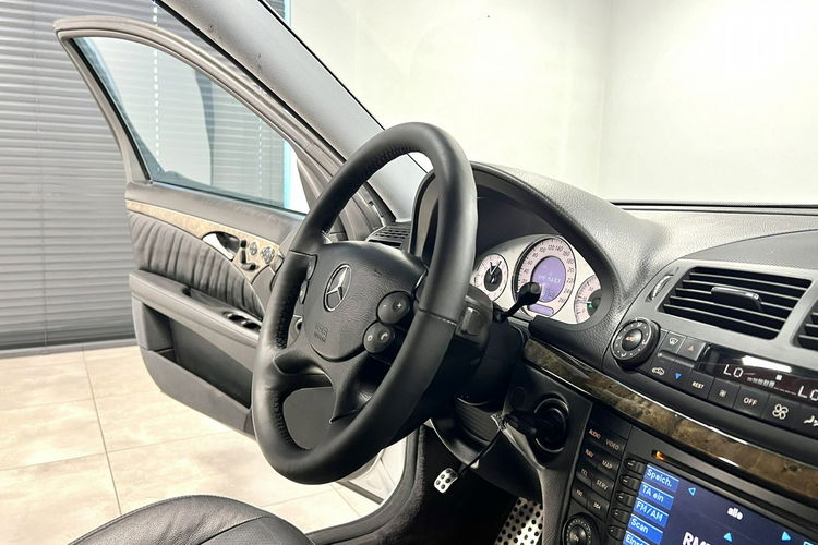 Mercedes E 500 E500 5.0 306KM Sport Edition 5GANG 4MATIC Avantgarde BiXenon Z NIEMIEC zdjęcie 22