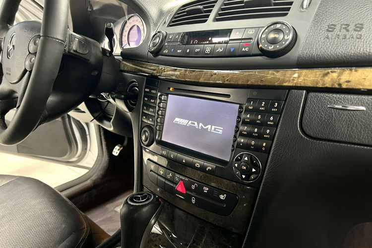 Mercedes E 500 E500 5.0 306KM Sport Edition 5GANG 4MATIC Avantgarde BiXenon Z NIEMIEC zdjęcie 23