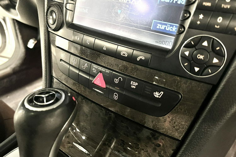 Mercedes E 500 E500 5.0 306KM Sport Edition 5GANG 4MATIC Avantgarde BiXenon Z NIEMIEC zdjęcie 26