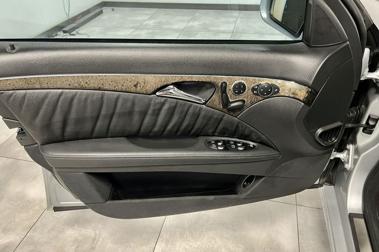 Mercedes E 500 E500 5.0 306KM Sport Edition 5GANG 4MATIC Avantgarde BiXenon Z NIEMIEC zdjęcie 36