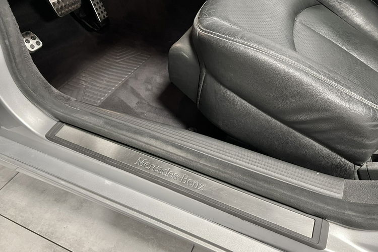 Mercedes E 500 E500 5.0 306KM Sport Edition 5GANG 4MATIC Avantgarde BiXenon Z NIEMIEC zdjęcie 37
