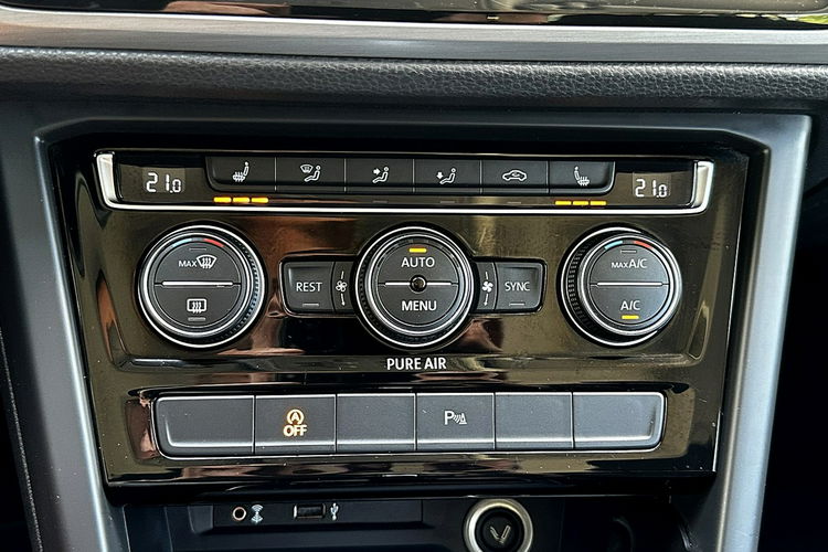 Volkswagen Touran Highline Navi ACC 7 foteli Gwarancja zdjęcie 20