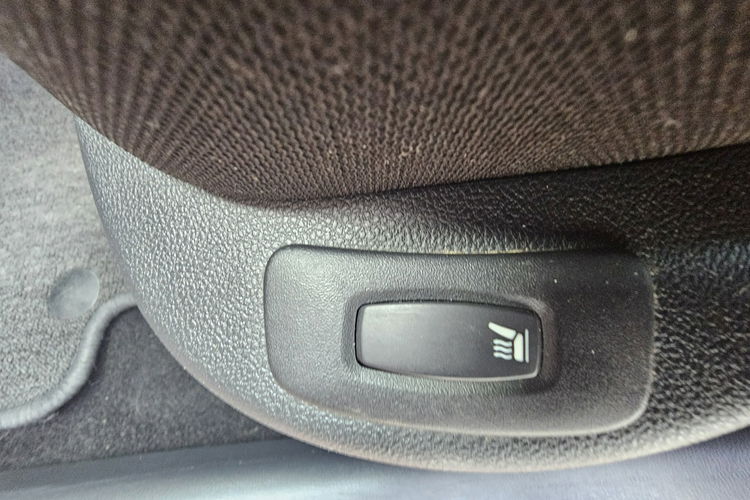 Renault Clio grzane fotele, navi, led, telefon, alu zdjęcie 33