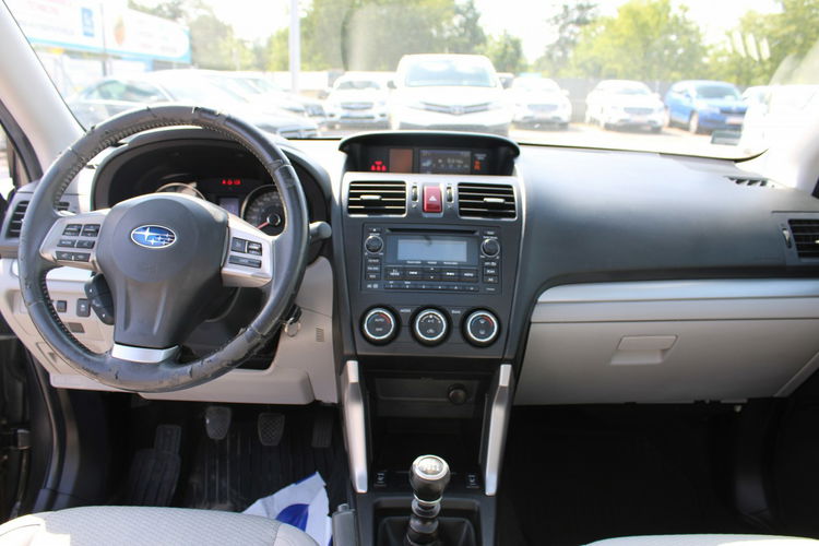 Subaru Forester 4x4 Kamera Szyberdach G.Fotele F-Marża zdjęcie 14