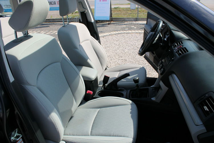 Subaru Forester 4x4 Kamera Szyberdach G.Fotele F-Marża zdjęcie 16