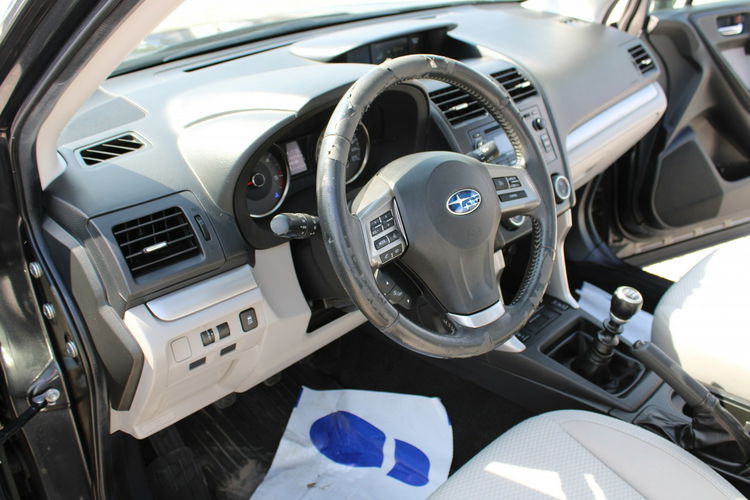 Subaru Forester 4x4 Kamera Szyberdach G.Fotele F-Marża zdjęcie 19