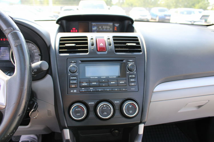 Subaru Forester 4x4 Kamera Szyberdach G.Fotele F-Marża zdjęcie 26