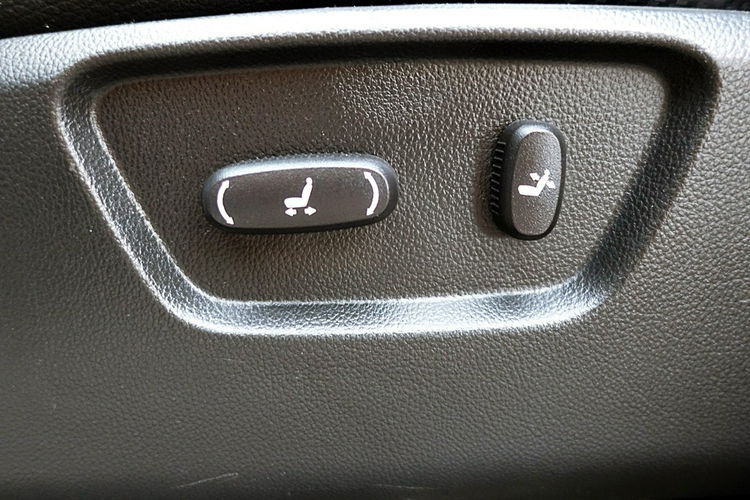 Chevrolet Captiva 7-OSÓB AUTOMAT+Skóra TYLKO 115tyś KM Gwarancja I-wł Kraj Bezwypad FULL 4x2 zdjęcie 15