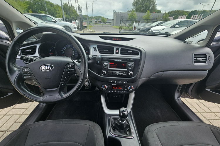 Kia Cee'd grzana kierownica i fotele, tempomat, telefon zdjęcie 20