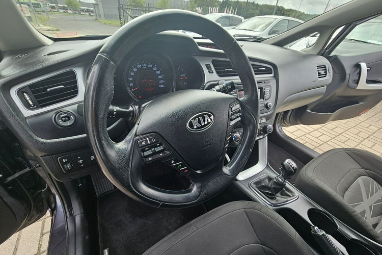 Kia Cee'd grzana kierownica i fotele, tempomat, telefon zdjęcie 21