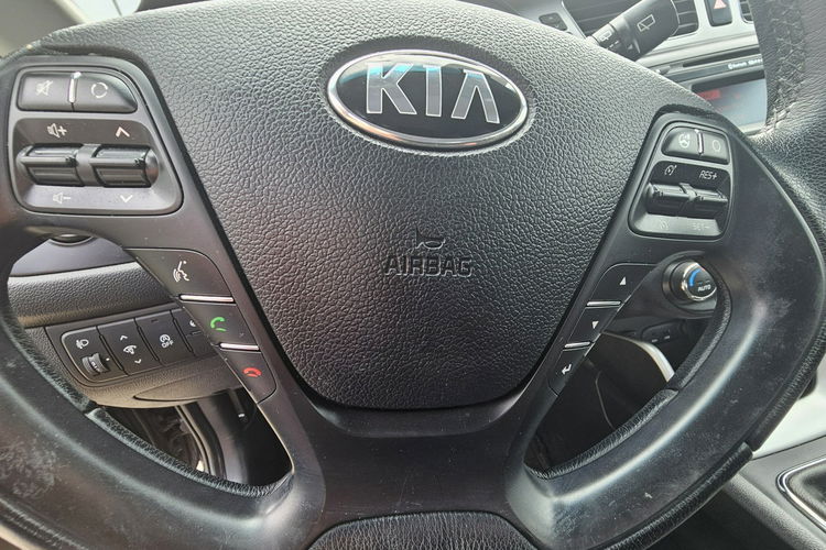 Kia Cee'd grzana kierownica i fotele, tempomat, telefon zdjęcie 22