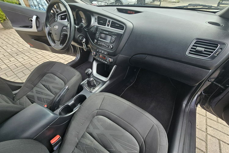 Kia Cee'd grzana kierownica i fotele, tempomat, telefon zdjęcie 29