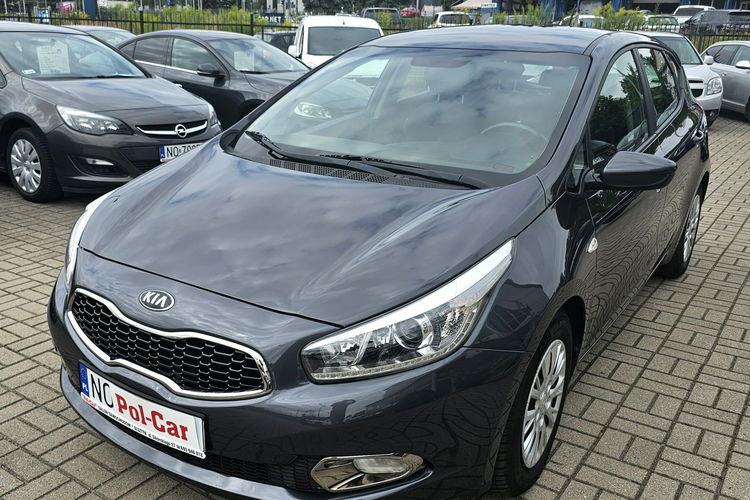 Kia Cee'd grzana kierownica i fotele, tempomat, telefon zdjęcie 3