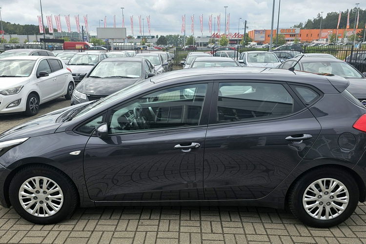 Kia Cee'd grzana kierownica i fotele, tempomat, telefon zdjęcie 5