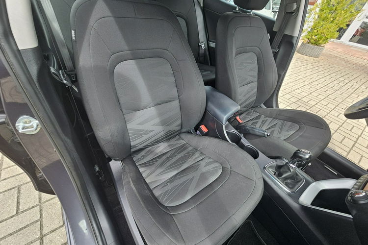 Kia Cee'd grzana kierownica i fotele, tempomat, telefon zdjęcie 9