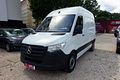 samochód dostawczy Mercedes zdjęcie 2