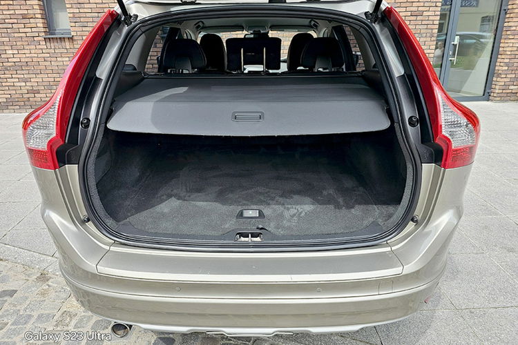 Volvo XC 60 Zarejestrowany Momentum Navi zdjęcie 18
