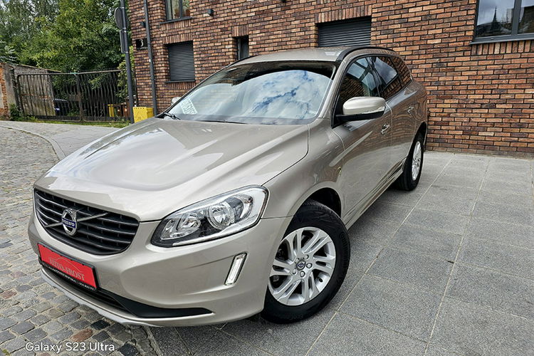 Volvo XC 60 Zarejestrowany Momentum Navi zdjęcie 6