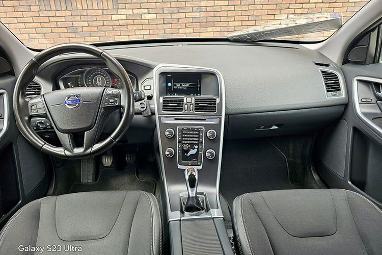 Volvo XC 60 Zarejestrowany Momentum Navi zdjęcie 8